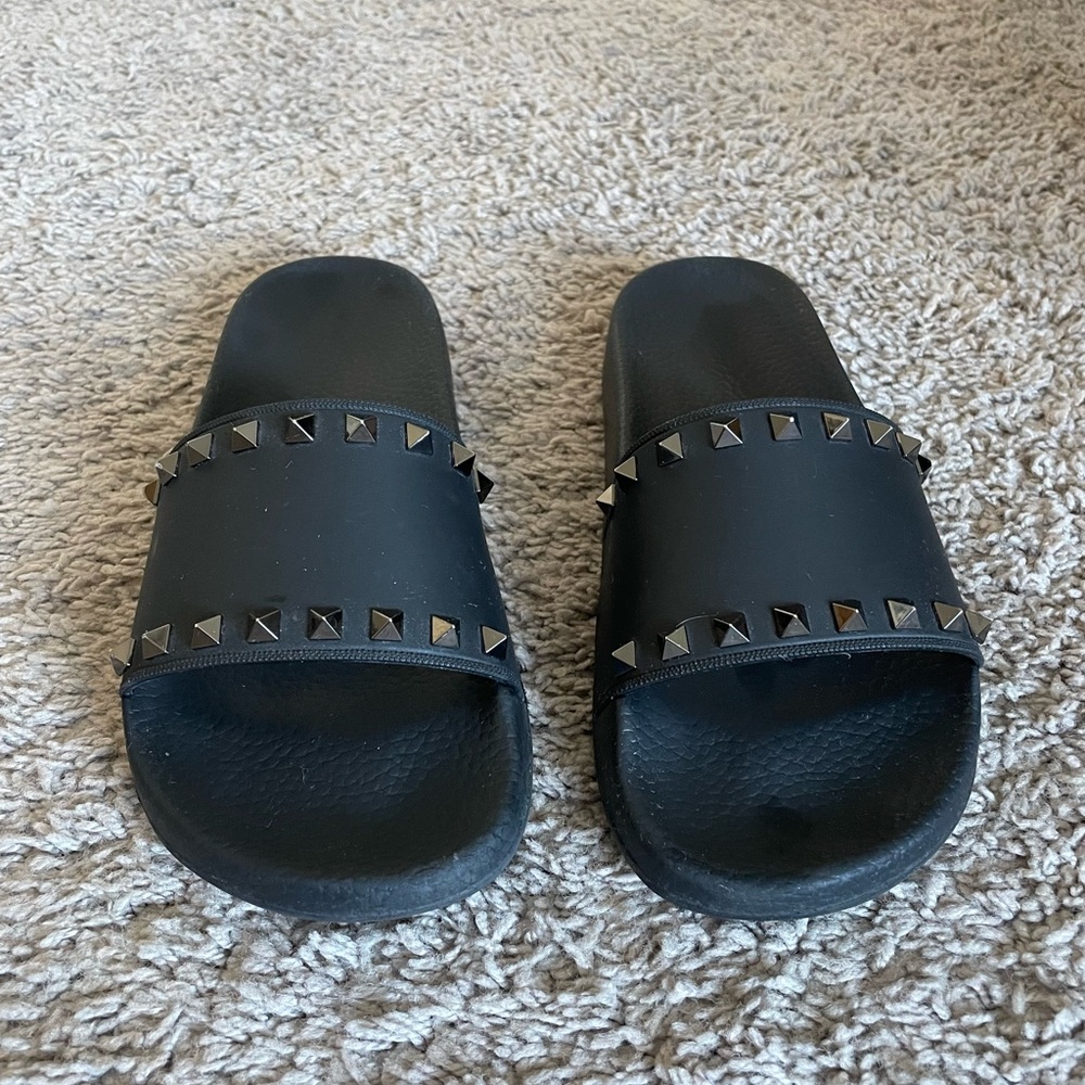 Valentino Slides
